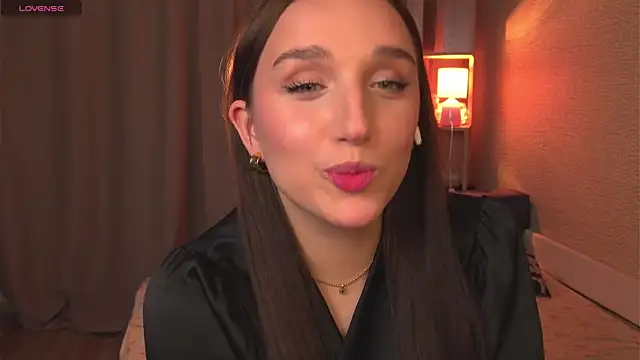 jenniferonlyforu online show from March 19, 2026, 4:55 pm