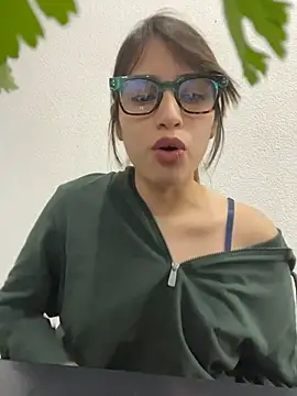 romyamo online show from February 17, 2026, 1:57 am