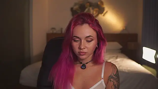 Snapshot of Sarah_Pink chatting on March 9, 2026, 1:59 pm Sarah Pink online show from March 9, 2026, 1:59 pm
