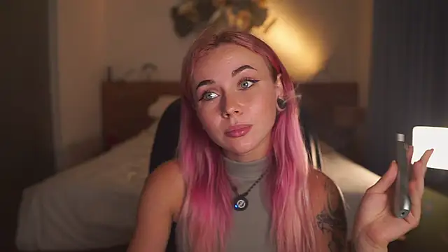 Snapshot of Sarah_Pink chatting on April 4, 2026, 1:41 pm Sarah Pink online show from April 4, 2026, 1:41 pm