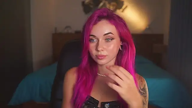 Snapshot of Sarah_Pink chatting on April 12, 2026, 2:11 pm Sarah Pink online show from April 12, 2026, 2:11 pm