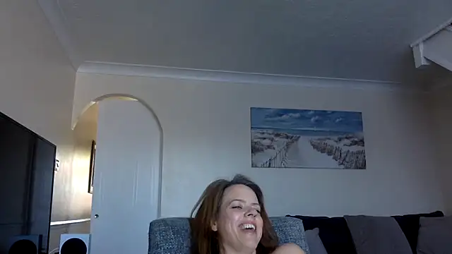 ElizabethArden42- online show from April 18, 2026, 7:45 am