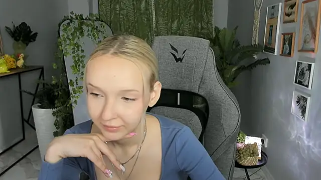 MaoqiBeverly online show from April 20, 2026, 11:02 am