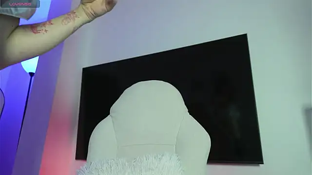 Snapshot of Just_Lu chatting on March 5, 2026, 5:36 am Just Lu online show from March 5, 2026, 5:36 am