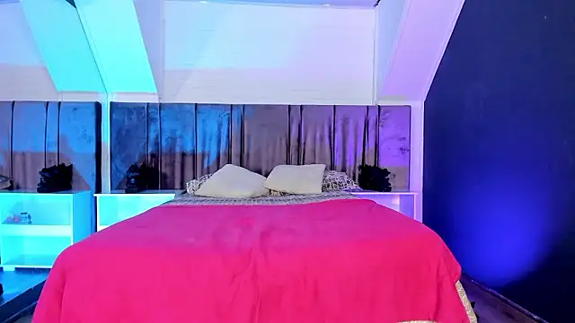 Flakiss 18 online show from February 11, 2026, 11:26 am