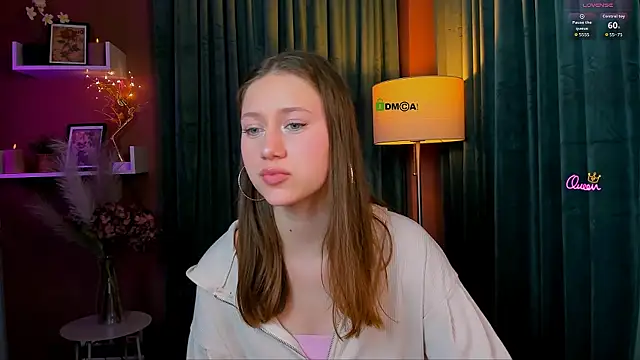 arianaa cat online show from June 4, 2026, 6:47 pm