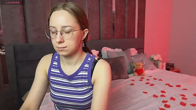 LillAlice online show from February 10, 2026, 12:48 am