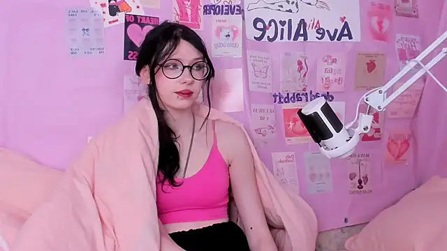 NessaV online show from February 3, 2026, 9:25 am