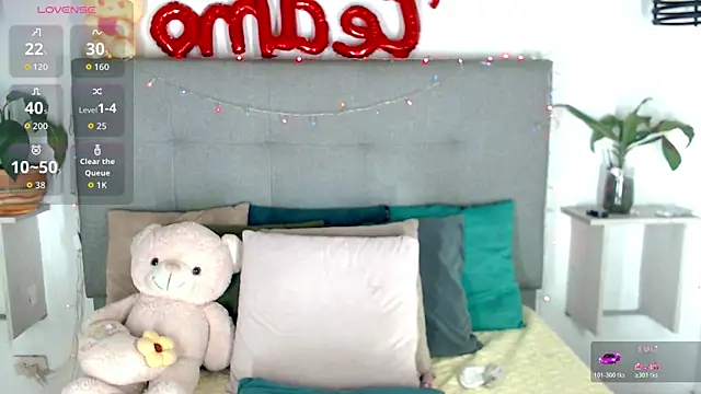 Sophia Valentina online show from April 19, 2026, 4:28 pm