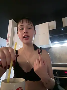 Just-Lilly online show from February 7, 2026, 12:09 pm