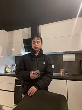 Just-Lilly online show from April 18, 2026, 7:58 pm