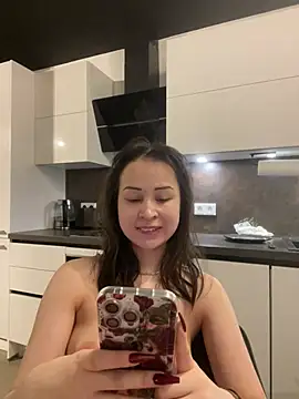 Snapshot of Just-Lilly chatting on July 1, 2026, 5:12 pm Just-Lilly online show from July 1, 2026, 5:12 pm