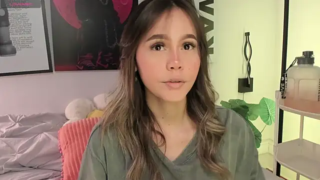 Hey lucy   online show from April 14, 2026, 11:16 am