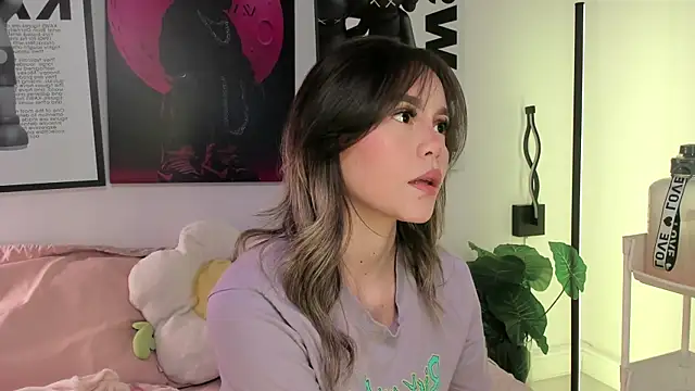 Hey lucy   online show from April 15, 2026, 11:17 am