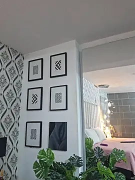 Eva Monroes online show from February 16, 2026, 1:24 am