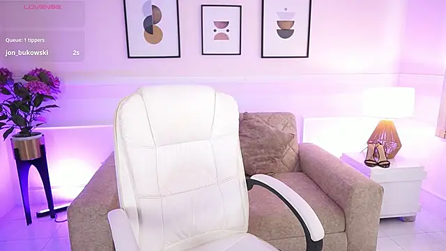 IvyGrabes online show from April 18, 2026, 7:07 pm