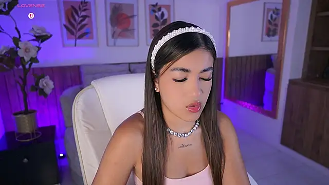 Snapshot of IvyGrabes chatting on May 5, 2026, 7:11 pm IvyGrabes online show from May 5, 2026, 7:11 pm