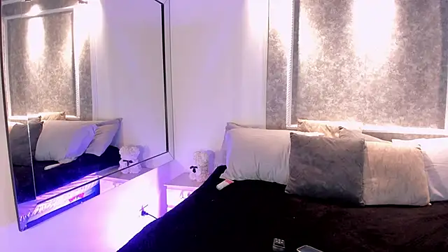 celestesun23 online show from February 5, 2026, 12:37 am