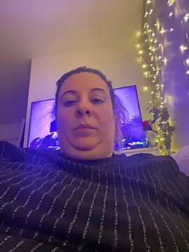 JasmineGlow7 online show from May 26, 2026, 10:06 pm