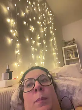 JasmineGlow7 online show from May 27, 2026, 9:12 pm