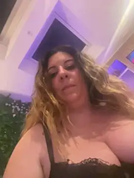 JasmineGlow7 online show from June 1, 2026, 7:37 pm