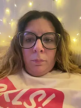 JasmineGlow7 online show from June 3, 2026, 9:53 pm