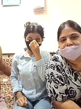 HoneyHush online show from April 24, 2026, 9:23 am