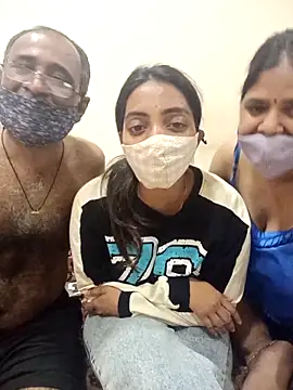 HoneyHush online show from April 28, 2026, 8:08 am