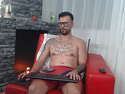 RyanxCole online show from June 16, 2026, 1:36 pm