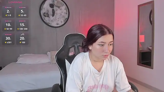 charlottee27  online show from March 1, 2026, 7:54 am