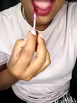 Chinnima143 online show from April 19, 2026, 3:44 pm