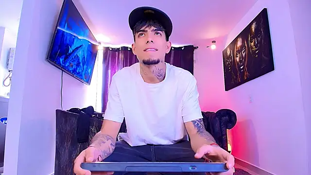 miguel aguirre  online show from February 2, 2026, 2:49 pm