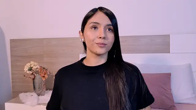 AlisonLamer online show from April 10, 2026, 8:46 pm