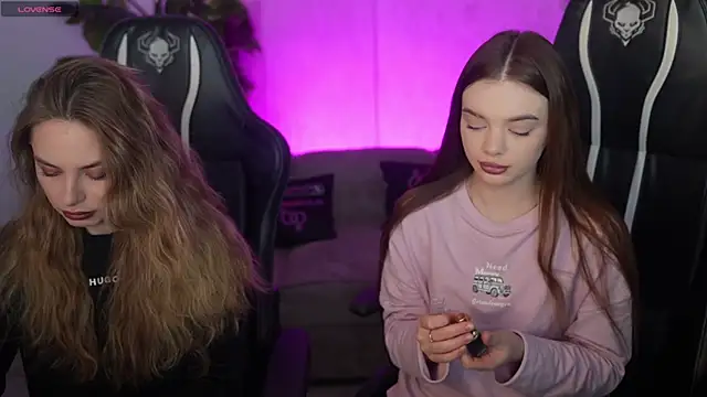 Snapshot of Zlata_Sky chatting on February 17, 2026, 7:53 pm Zlata Sky online show from February 17, 2026, 7:53 pm