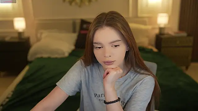 Snapshot of Zlata_Sky chatting on February 26, 2026, 3:44 pm Zlata Sky online show from February 26, 2026, 3:44 pm