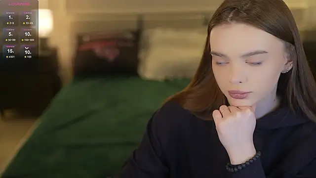 Snapshot of Zlata_Sky chatting on March 1, 2026, 3:47 pm Zlata Sky online show from March 1, 2026, 3:47 pm