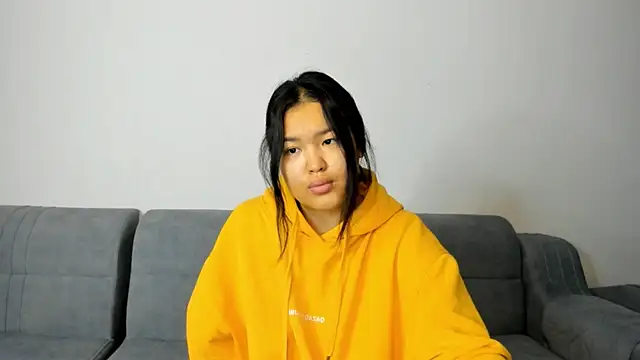 Snapshot of luna_yum chatting on February 17, 2026, 7:20 pm luna yum online show from February 17, 2026, 7:20 pm