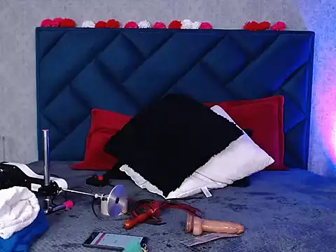 Lia tomson online show from February 17, 2026, 7:31 pm