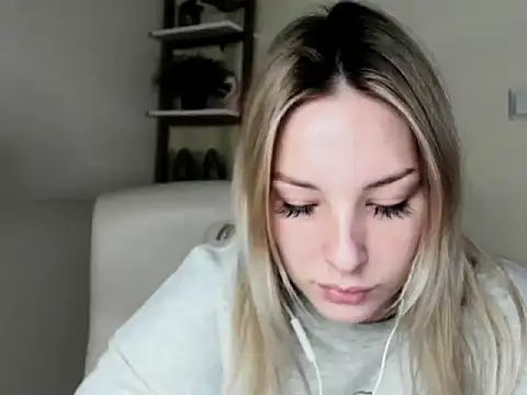 VelvetAngela online show from February 12, 2026, 7:47 am