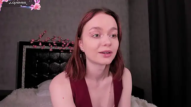 LillianPerry online show from March 1, 2026, 7:05 pm