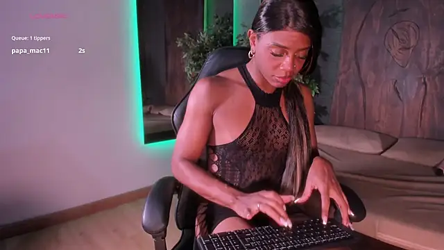 Snapshot of Shayna_lee chatting on February 13, 2026, 9:44 pm Shayna lee online show from February 13, 2026, 9:44 pm