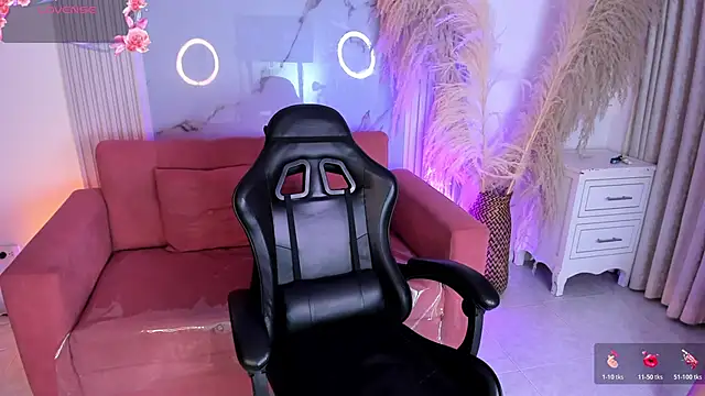 valeriekhaleesi online show from February 4, 2026, 8:14 pm