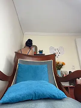 LilaRvsh online show from April 15, 2026, 5:20 pm