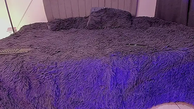 im oleiderr online show from April 6, 2026, 8:32 pm