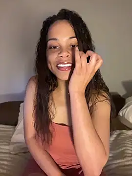 Petite Baddie online show from May 21, 2026, 5:47 am