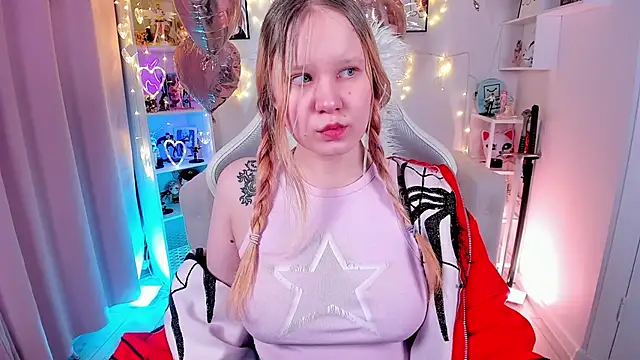 Snapshot of AnnieVibe chatting on February 9, 2026, 5:39 pm AnnieVibe online show from February 9, 2026, 5:39 pm