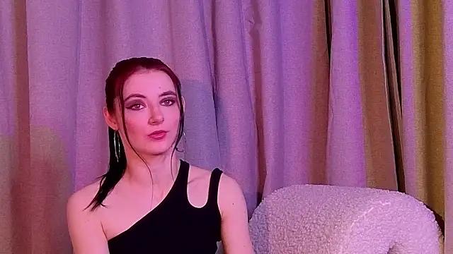 NicoleLuxe online show from March 5, 2026, 4:47 pm