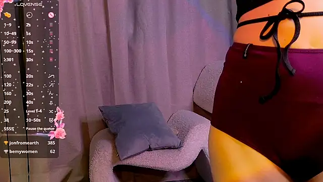 NicoleLuxe online show from March 22, 2026, 7:06 pm