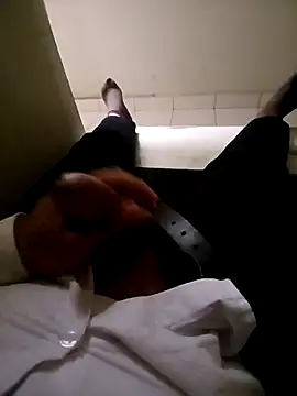 Snapshot of Taboada20 chatting on February 4, 2026, 8:03 pm Taboada20 online show from February 4, 2026, 8:03 pm