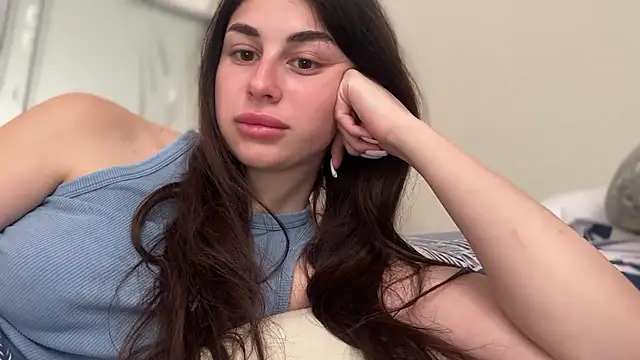 Snapshot of LiluMartiznir chatting on April 2, 2026, 7:17 am LiluMartiznir online show from April 2, 2026, 7:17 am